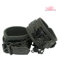 LUXURY FETISH WRIST CUFFS BLACK